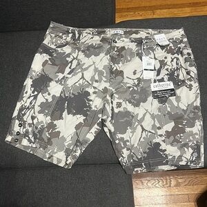 NWT Dash Catherine camo Shorts 20W